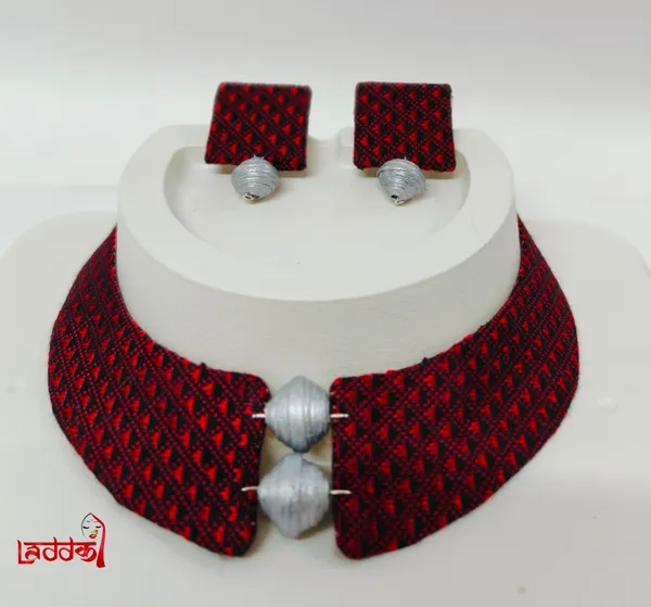 CHOKER