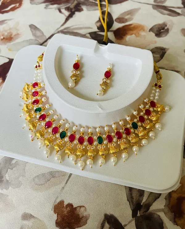 Gold_Ruby_Emerald_Red_&_Green_Stone_HandCraft_Choker_Set_Push_Premium_For_Women