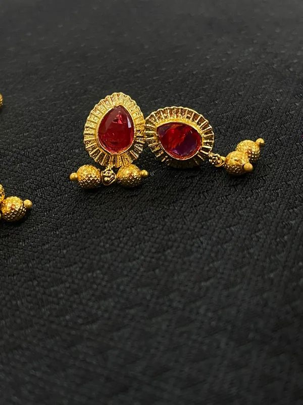 Gold_Ruby_Emerald_Red_&_Green_Stone_HandCraft_Choker_Set_Push_Premium_For_Women