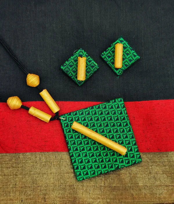Green_Handloom_Hand_Painted_Premium_&_Elegant_Long_Necklace_Set_For_Women_&_Girls