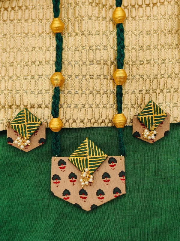 White_Handloom_Hand_Painted_Premium_&_Elegant_Long_Necklace_Set_For_Women_&_Girls