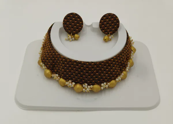HANDLOOM_KHAN_FABRIC_ECOFRIENDLY_BEADED_CHOKER.