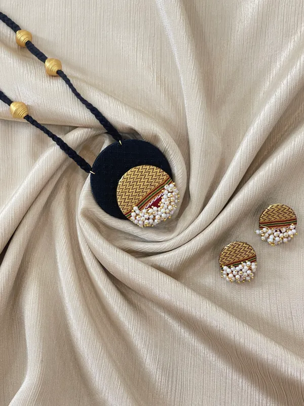 Black_with_maroon_border_Khan_Premium_&_Elegant_Long_Necklace_Set_For_Women_&_Girls