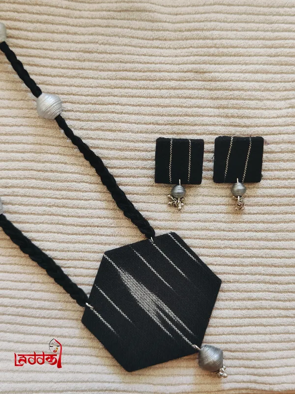 Black_Handloom_Hand_Painted_Premium_&_Elegant_Long_Necklace_Set_For_Women_&_Girls