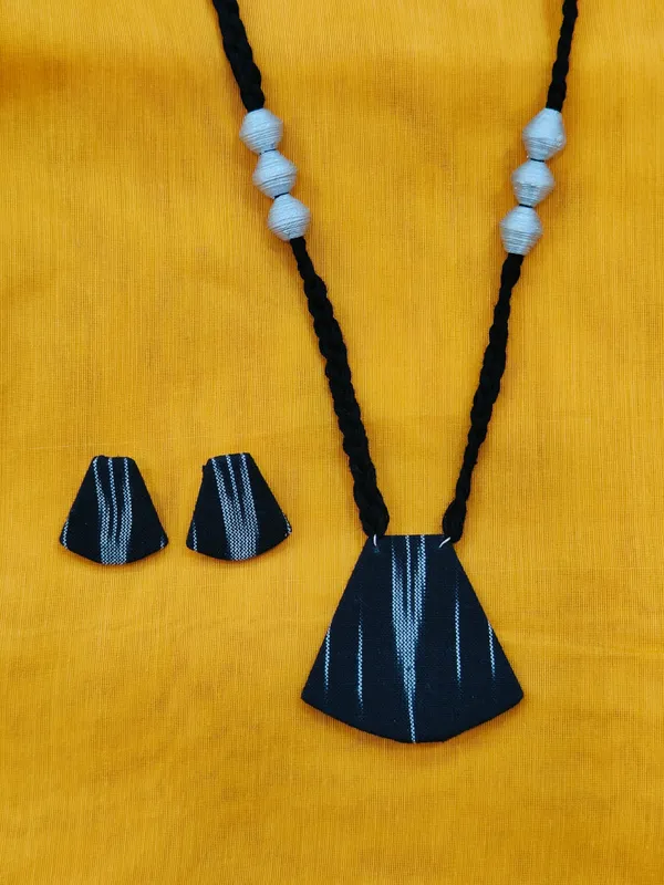 Black_&_Maroon_Ikat_Premium_&_Elegant_Long_Necklace_Set_For_Women_&_Girls