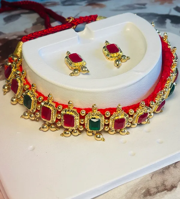 Gold_Ruby_Emerald_Red_&_Green_Stone_HandCraft_Choker_Set_Push_Premium_For_Women