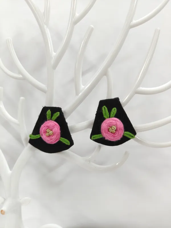 Black_Eco_Friendly_HandCraft_Earring_Push_Premium_For_Women