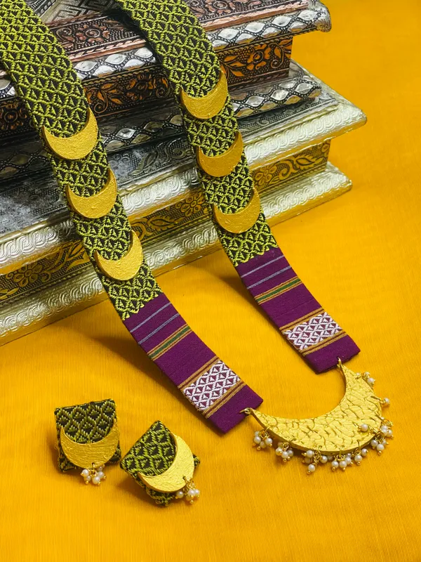 Light_Green_Handloom_Hand_Painted_Premium_&_Elegant_Long_Necklace_Set_For_Women_&_Girls