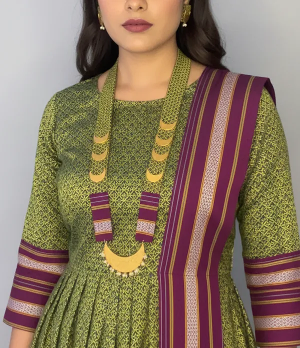 Light_Green_Handloom_Hand_Painted_Premium_&_Elegant_Long_Necklace_Set_For_Women_&_Girls