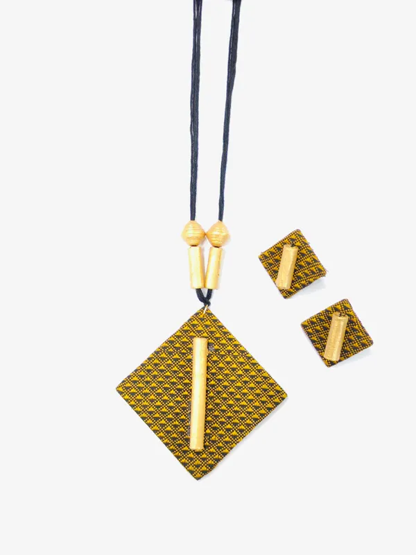 Gold_Khan_Premium_&_Elegant_Long_Necklace_Set_For_Women_&_Girls