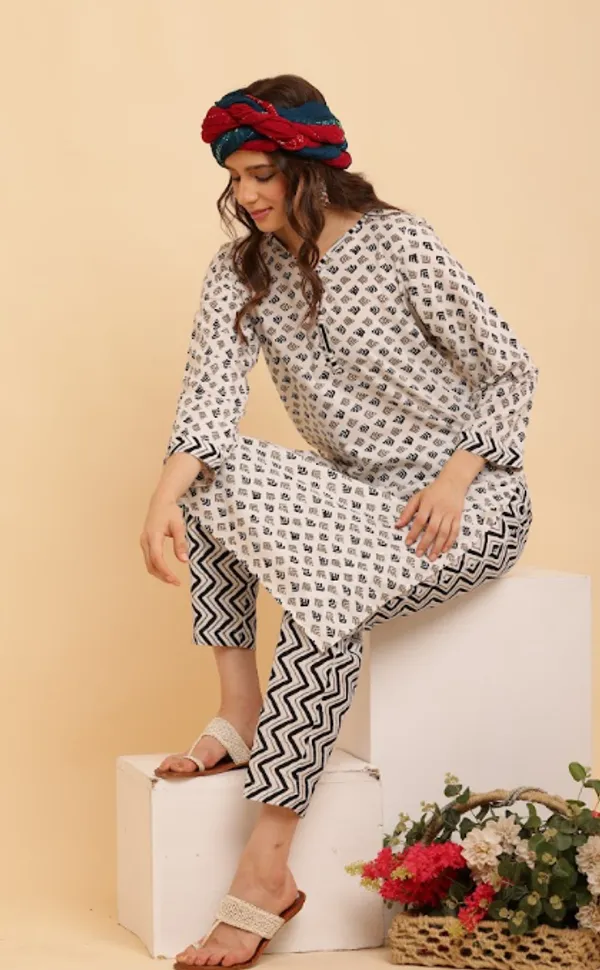 Black_&_White_Pure_Cotton_Kurta_Sets_For_Women