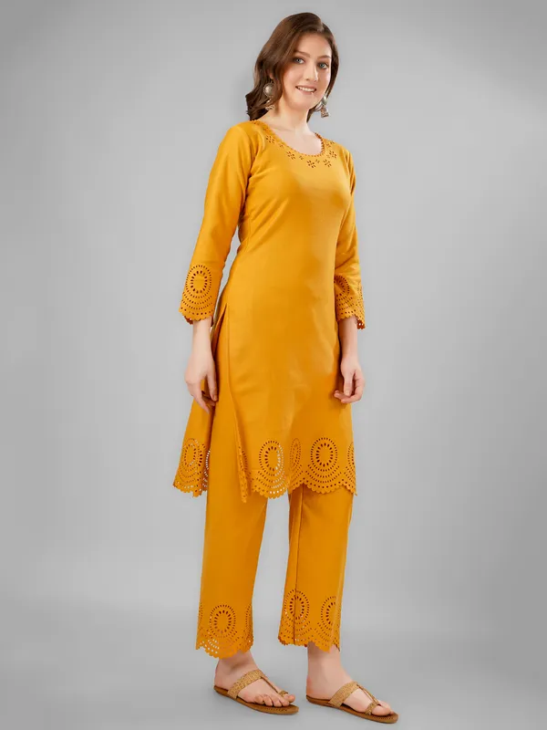 Yellow_Pure_Wool_Kurta_Sets_For_Women