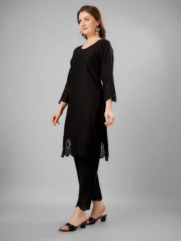 Black_Pure_Wool_Kurta_Sets_For_Women