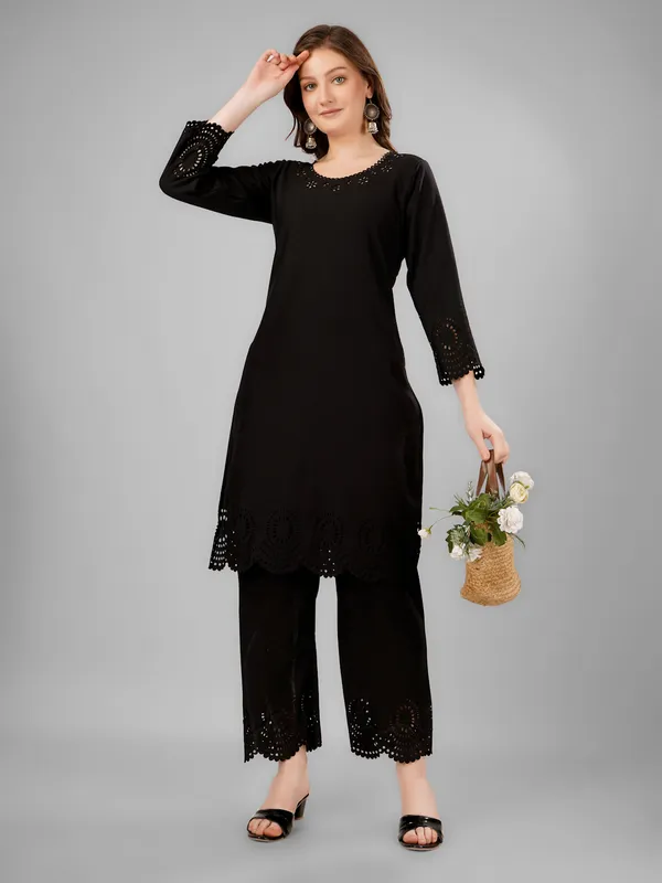 Black_Pure_Wool_Kurta_Sets_For_Women