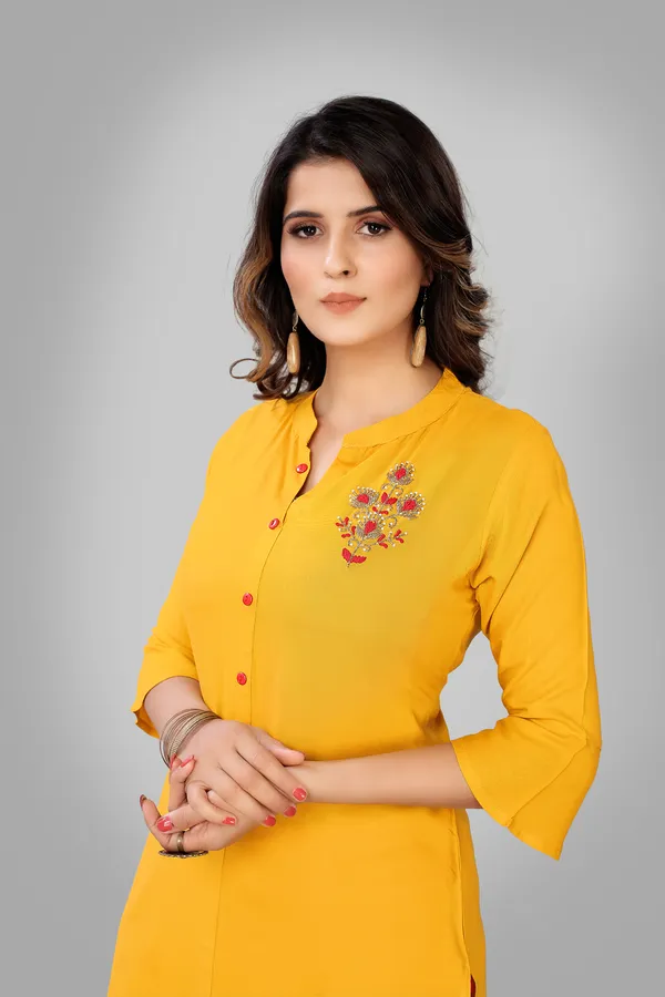 3-Piece_Rayon_Kurti_Set_with_Pants_and_Dupatta__Elegant_Ethnic_Outfit