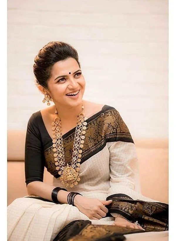 Brown_Soft_Lichi_Silk_Saree_With_Unstitched_Blouse_For_Women