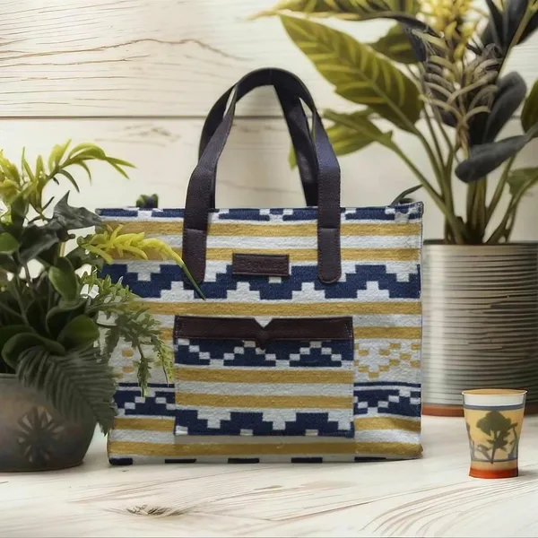 Yellow_Stripe_Geometric_Hand_Bag_For_Women