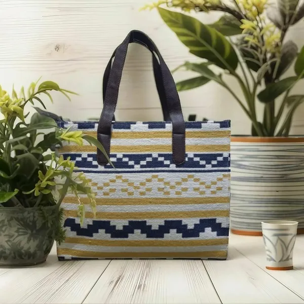 Yellow_Stripe_Geometric_Hand_Bag_For_Women