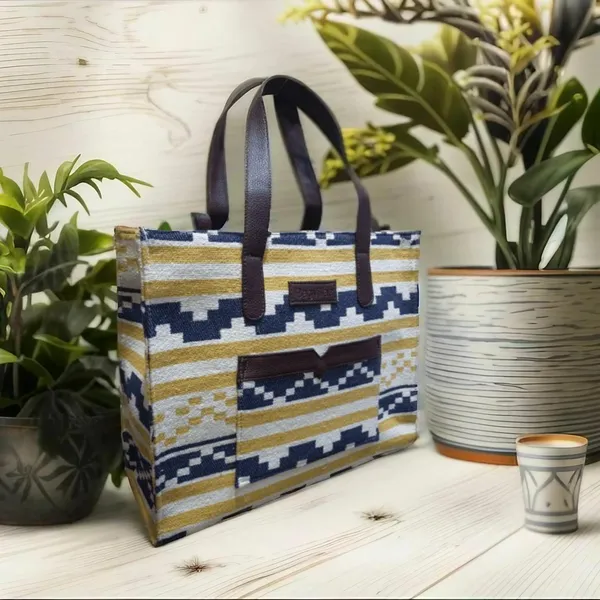 Yellow_Stripe_Geometric_Hand_Bag_For_Women