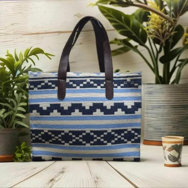 Blue_Stripe_Geometric_Hand_Bag_For_Women