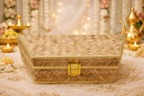 Wedding_Fancy_Shagun_Cash_and_Money_Gaddi_Box_-_Cane_Print