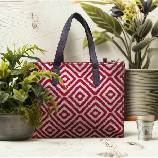 Red_Geometric_Patterned_Hand_Bag_For_Women