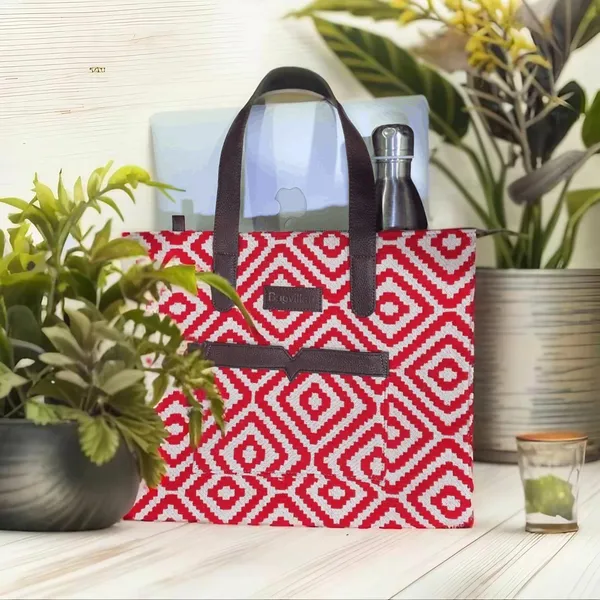 Red_Geometric_Patterned_Hand_Bag_For_Women
