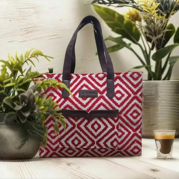 Red_Geometric_Patterned_Hand_Bag_For_Women