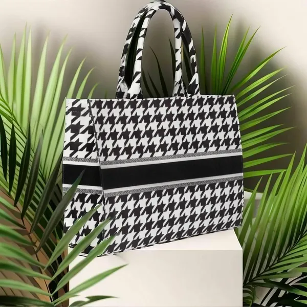 White_And_Black_Print_Customize_Hand_Bag_For_Women