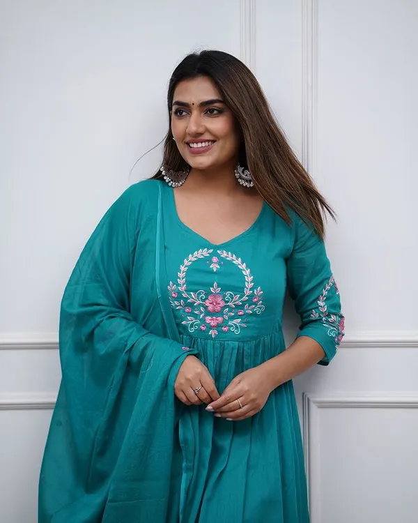 Teal_Blue_Cotton_Regular_Kurta_Set_For_Women