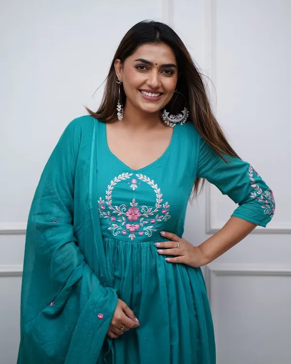 Teal_Blue_Cotton_Regular_Kurta_Set_For_Women