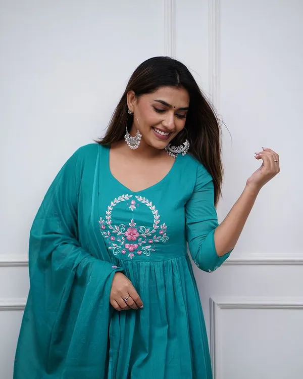 Teal_Blue_Cotton_Regular_Kurta_Set_For_Women