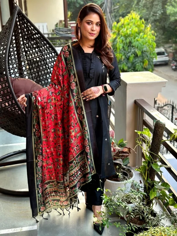 Black_Cotton_Regular_Kurta_Set_For_Women