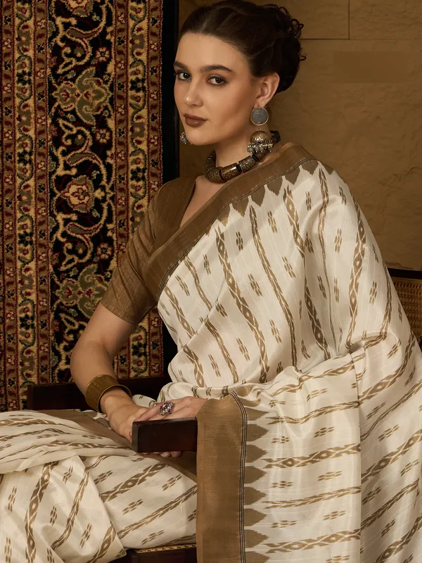 Pure_White_&_Gold_Bhagalpuri_Cotton_Saree_With_Unstitched_Blouse
