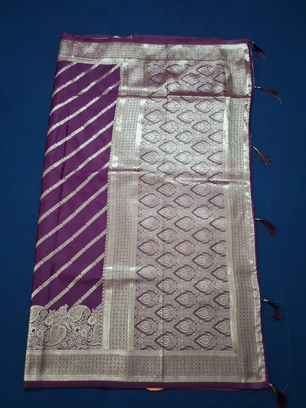 Royal_Vine_Banarasi_Silk_Saree_With_Unstitched_Blouse