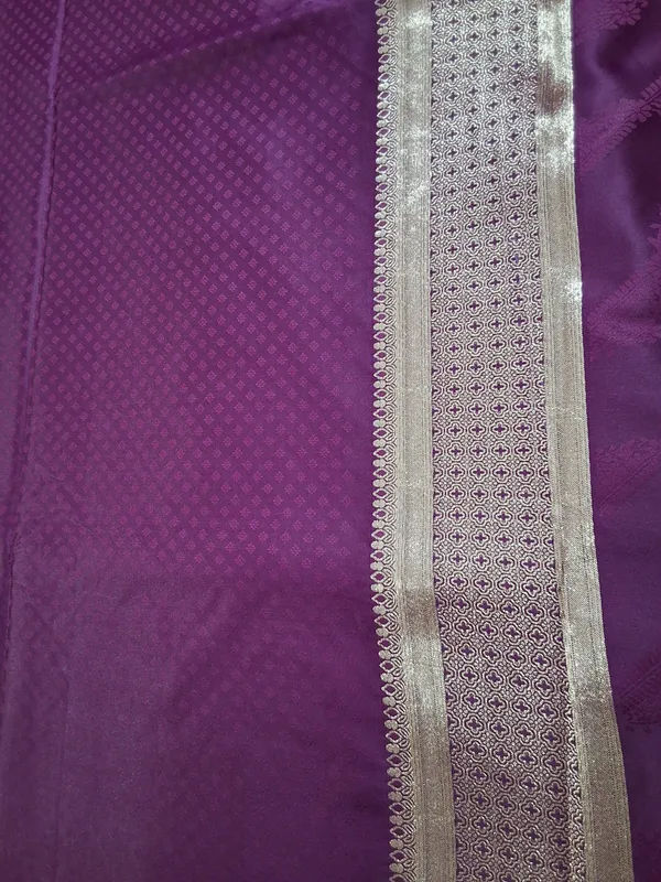 Royal_Vine_Banarasi_Silk_Saree_With_Unstitched_Blouse