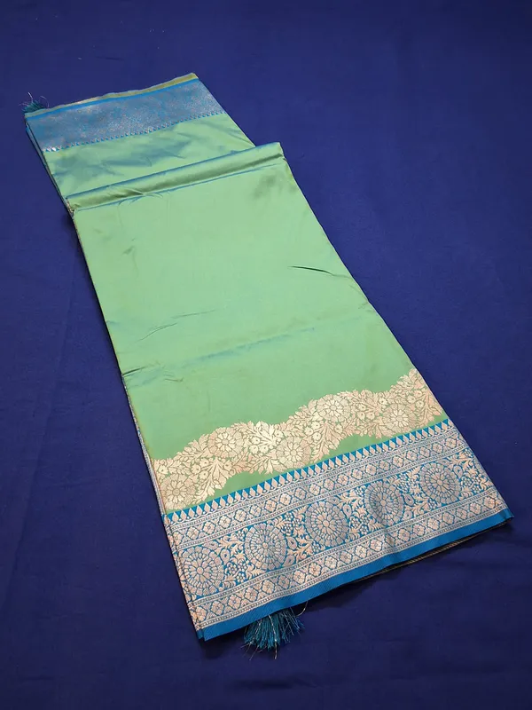 Emerald_&_Peacock_Green_Banarasi_Silk_Saree_With_Unstitched_Blouse