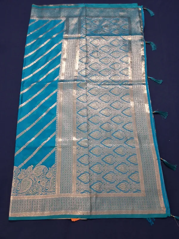 Teal_Banarasi_Silk_Saree_With_Unstitched_Blouse
