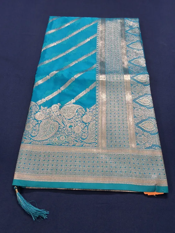 Teal_Banarasi_Silk_Saree_With_Unstitched_Blouse
