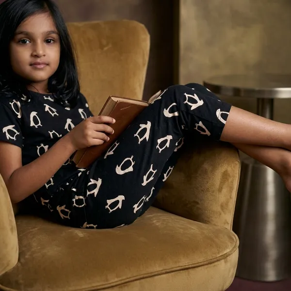 Black_White_Penguin_Print_Skin_Friendly_Lyocell_Elastane_Stretch_Nightwear_Set