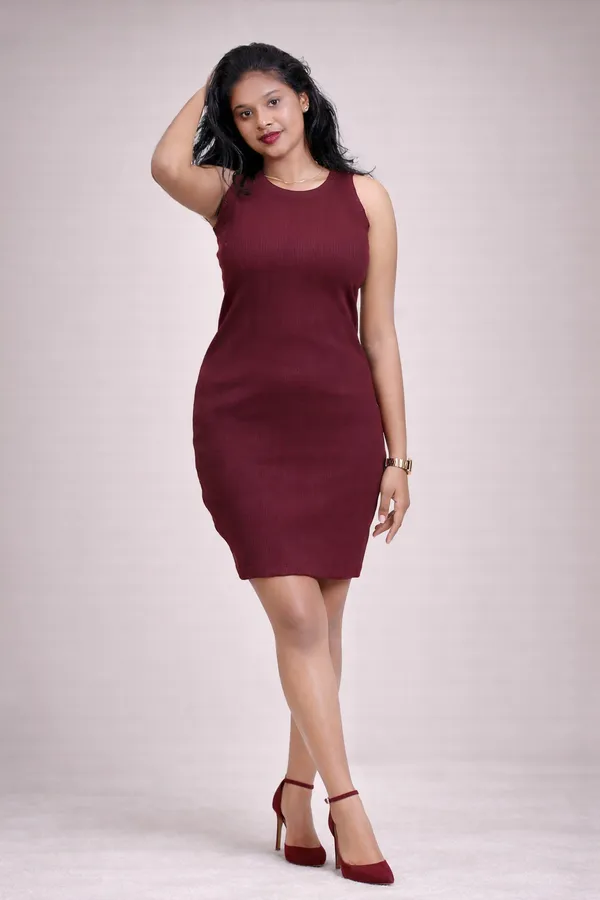 Maroon_Sleeveless_Bodycon_Dress_For_Women