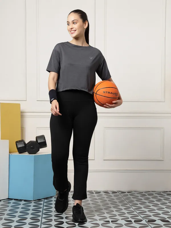 UZARUS_Women's_Regular_Fit_Gym_T-Shirt__Soft,_Breathable_&_Quick-Dry_Activewear__Ideal_for_Workout_,_Yoga,_Running,_Exercise,_Casual_Outings_&_Everyday_Comfort__Lightweight_&_Stretchable_Sportswear_Top_for_women