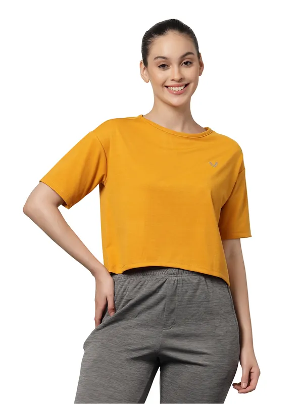 UZARUS_Women's_Regular_Fit_Gym_T-Shirt__Soft,_Breathable_&_Quick-Dry_Activewear__Ideal_for_Workout_,_Yoga,_Running,_Exercise,_Casual_Outings_&_Everyday_Comfort__Lightweight_&_Stretchable_Sportswear_Top_for_women