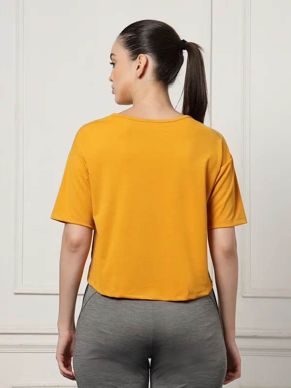 UZARUS_Women's_Regular_Fit_Gym_T-Shirt__Soft,_Breathable_&_Quick-Dry_Activewear__Ideal_for_Workout_,_Yoga,_Running,_Exercise,_Casual_Outings_&_Everyday_Comfort__Lightweight_&_Stretchable_Sportswear_Top_for_women