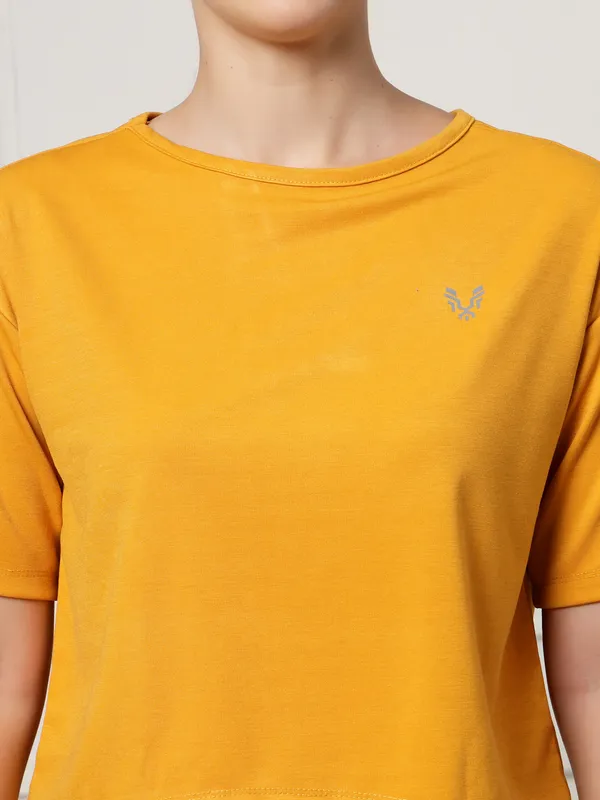 UZARUS_Women's_Regular_Fit_Gym_T-Shirt__Soft,_Breathable_&_Quick-Dry_Activewear__Ideal_for_Workout_,_Yoga,_Running,_Exercise,_Casual_Outings_&_Everyday_Comfort__Lightweight_&_Stretchable_Sportswear_Top_for_women