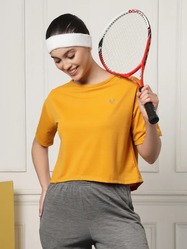 UZARUS_Women's_Regular_Fit_Gym_T-Shirt__Soft,_Breathable_&_Quick-Dry_Activewear__Ideal_for_Workout_,_Yoga,_Running,_Exercise,_Casual_Outings_&_Everyday_Comfort__Lightweight_&_Stretchable_Sportswear_Top_for_women
