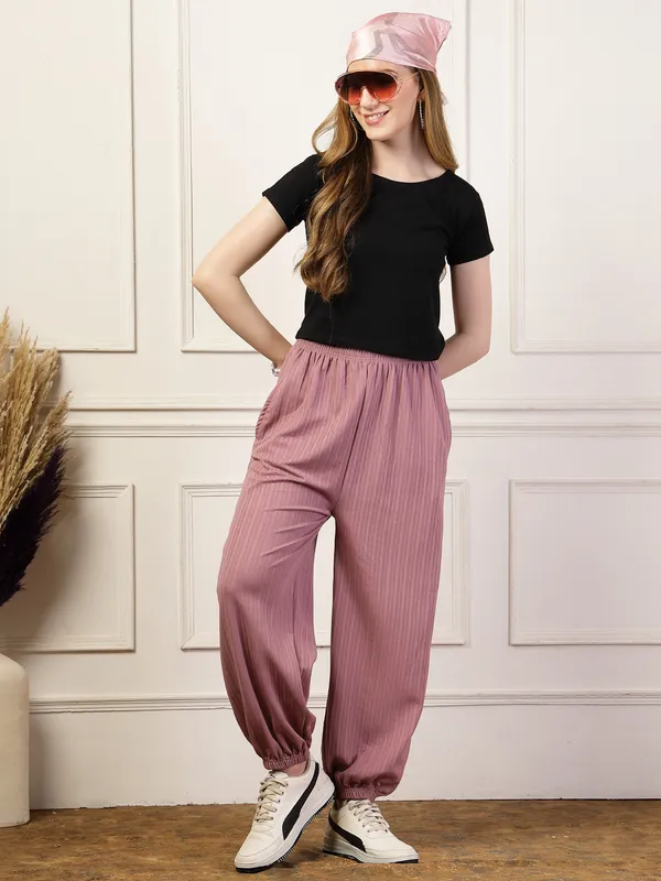 Lavender_Ultra_&_Soft_Baggy_Fit_Joggers_With_Side_Pockets_&_Gripped_Hem_For_Women_&_Girls