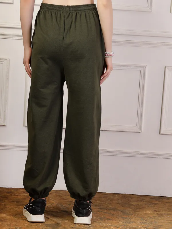 Military_Green_Loose_Baggy_Fit_Joggers_With_Side_Pockets_&_Gripped_Hem_For_Women_&_Girls