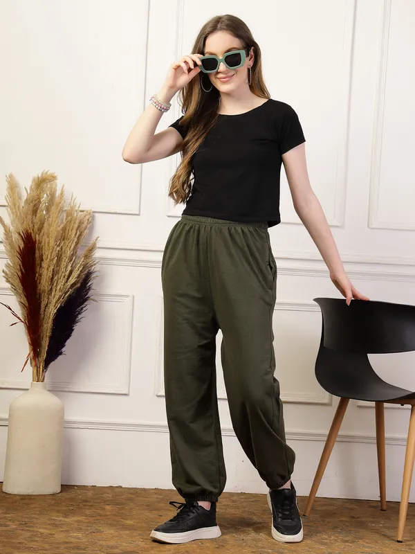 Military_Green_Loose_Baggy_Fit_Joggers_With_Side_Pockets_&_Gripped_Hem_For_Women_&_Girls