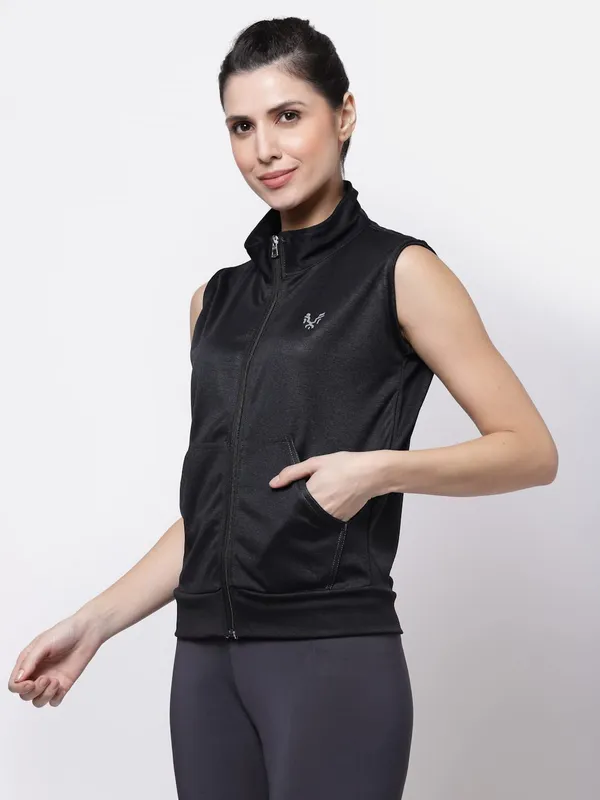 Black_Sleeveless_Training_Sports_Gym_Jacket_For_Women_&_Girls
